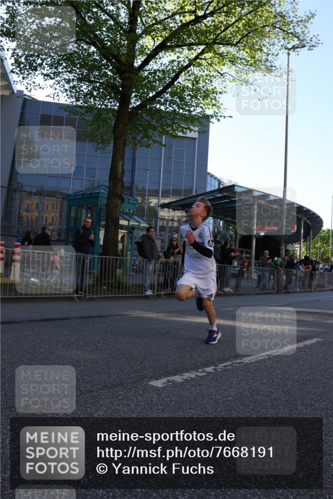 25.04.2025 - Das Zehntel Yannick Fuchs http://msf.ph/oto/7668191 26.04.2025 08:48:14 Ziel 1926, 2379, 2715, 3823 meine-sportfotos.de