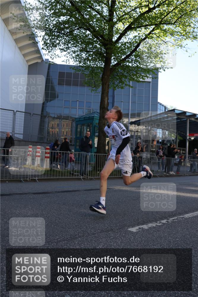 25.04.2025 - Das Zehntel Yannick Fuchs http://msf.ph/oto/7668192 26.04.2025 08:48:14 Ziel 1926, 2379, 2715, 3823 meine-sportfotos.de