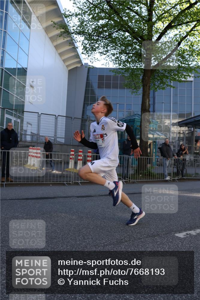 25.04.2025 - Das Zehntel Yannick Fuchs http://msf.ph/oto/7668193 26.04.2025 08:48:14 Ziel 1926, 2379, 2715, 3823 meine-sportfotos.de