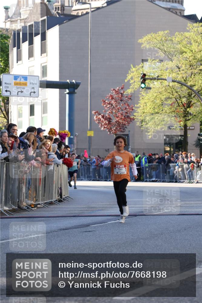 25.04.2025 - Das Zehntel Yannick Fuchs http://msf.ph/oto/7668198 26.04.2025 08:48:18 Ziel 1926, 2379, 2715, 2961, 2990, 3823 meine-sportfotos.de