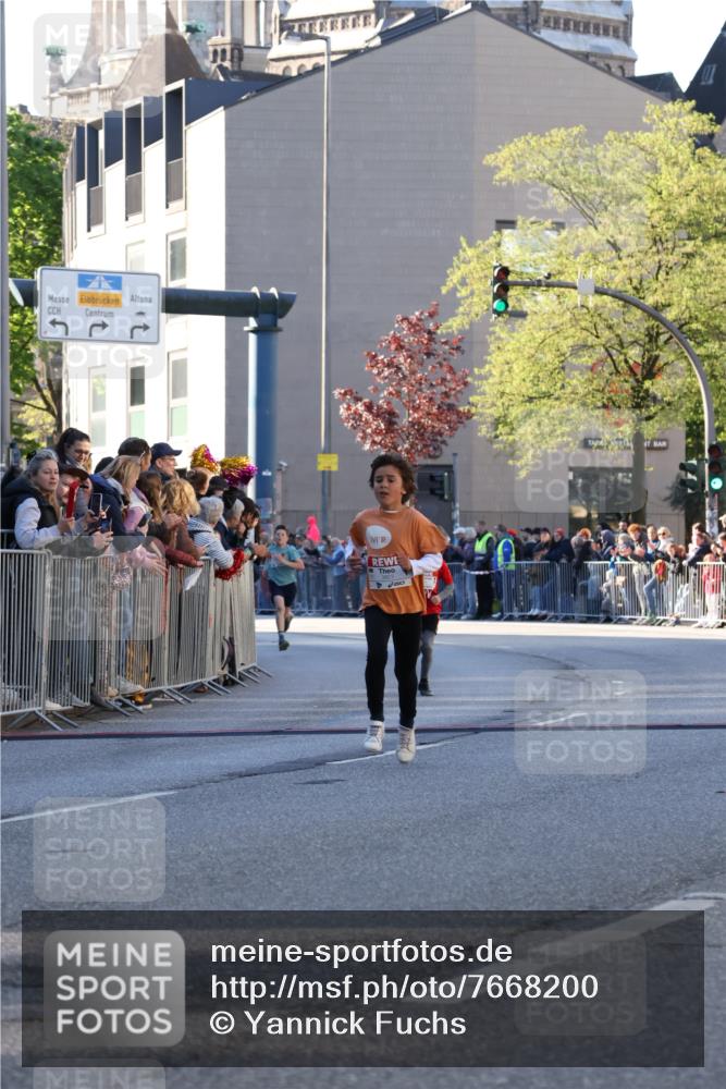 25.04.2025 - Das Zehntel Yannick Fuchs http://msf.ph/oto/7668200 26.04.2025 08:48:18 Ziel 1926, 2379, 2715, 2961, 2990, 3823 meine-sportfotos.de