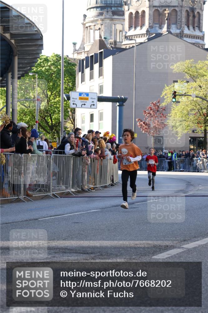 25.04.2025 - Das Zehntel Yannick Fuchs http://msf.ph/oto/7668202 26.04.2025 08:48:19 Ziel 1926, 2379, 2961, 2990, 3823 meine-sportfotos.de