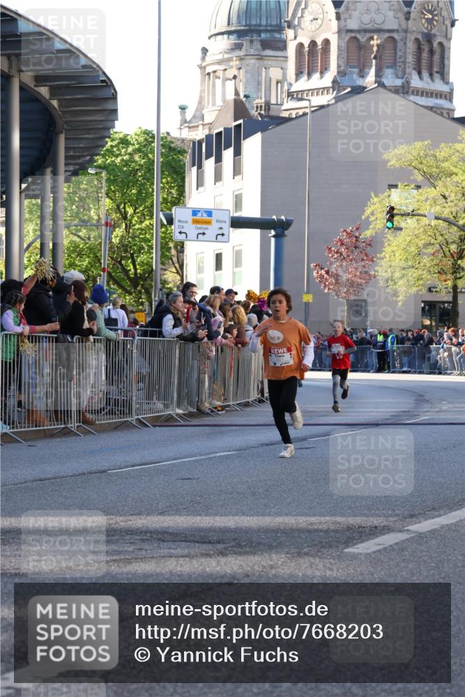 25.04.2025 - Das Zehntel Yannick Fuchs http://msf.ph/oto/7668203 26.04.2025 08:48:19 Ziel 1926, 2379, 2961, 2990, 3823 meine-sportfotos.de