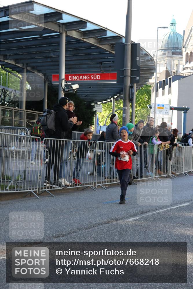 25.04.2025 - Das Zehntel Yannick Fuchs http://msf.ph/oto/7668248 26.04.2025 08:48:37 Ziel 1754, 1929, 3506, 3792 meine-sportfotos.de