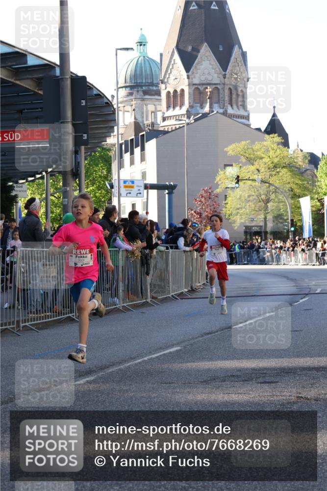 25.04.2025 - Das Zehntel Yannick Fuchs http://msf.ph/oto/7668269 26.04.2025 08:48:44 Ziel 1754, 3506 meine-sportfotos.de