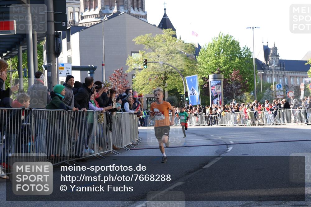 25.04.2025 - Das Zehntel Yannick Fuchs http://msf.ph/oto/7668288 26.04.2025 08:48:57 Ziel 1452, 2018, 3606, 3613, 3785 meine-sportfotos.de