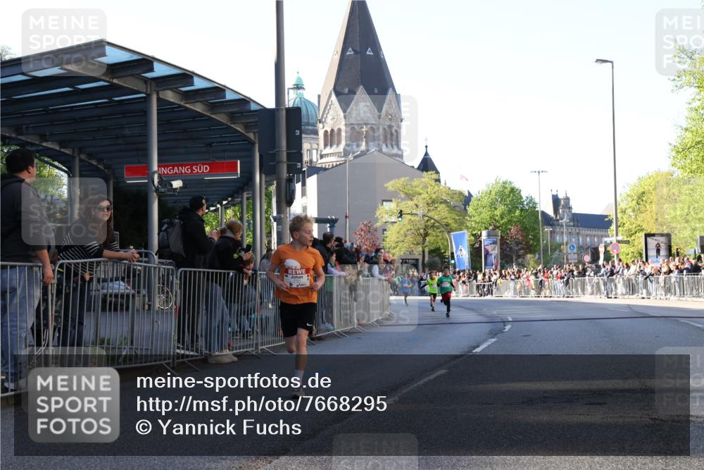 25.04.2025 - Das Zehntel Yannick Fuchs http://msf.ph/oto/7668295 26.04.2025 08:48:59 Ziel 1452, 2018, 3606, 3613, 3785 meine-sportfotos.de