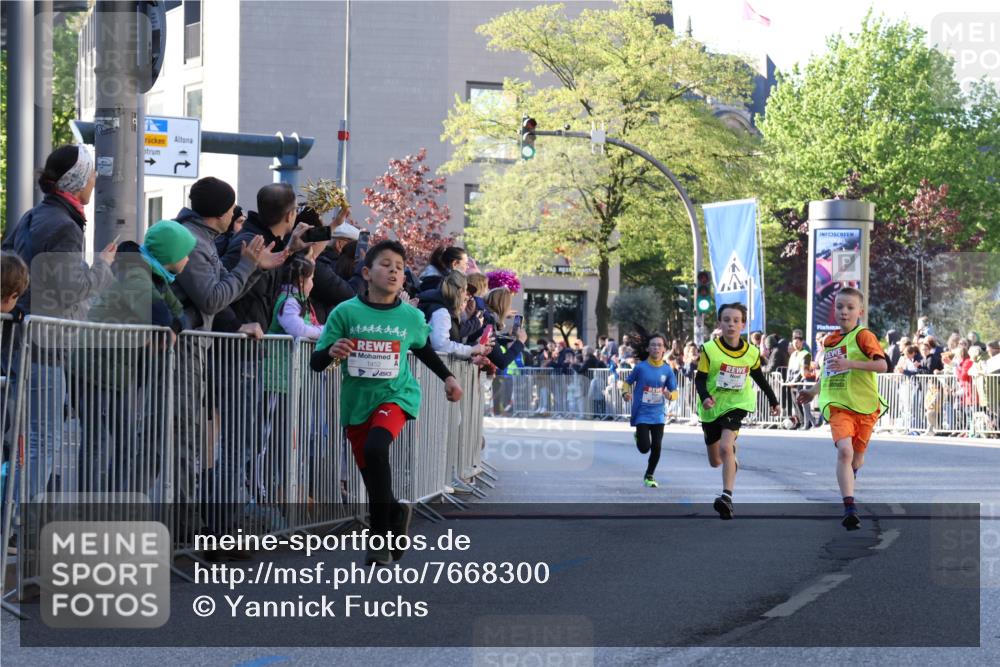 25.04.2025 - Das Zehntel Yannick Fuchs http://msf.ph/oto/7668300 26.04.2025 08:49:02 Ziel 1452, 2018, 2513, 3488, 3606, 3613, 3785 meine-sportfotos.de