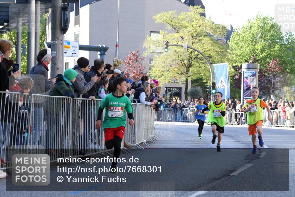 25.04.2025 - Das Zehntel Yannick Fuchs http://msf.ph/oto/7668301 26.04.2025 08:49:02 Ziel 1452, 2018, 2513, 3488, 3606, 3613, 3785 meine-sportfotos.de
