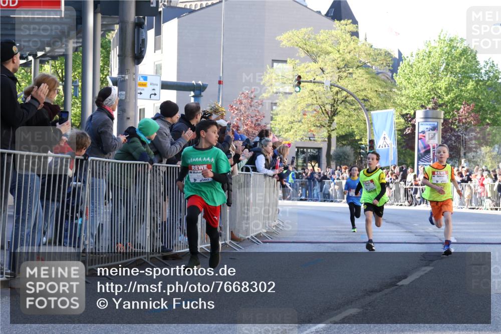 25.04.2025 - Das Zehntel Yannick Fuchs http://msf.ph/oto/7668302 26.04.2025 08:49:02 Ziel 1452, 2018, 2513, 3488, 3606, 3613, 3785 meine-sportfotos.de