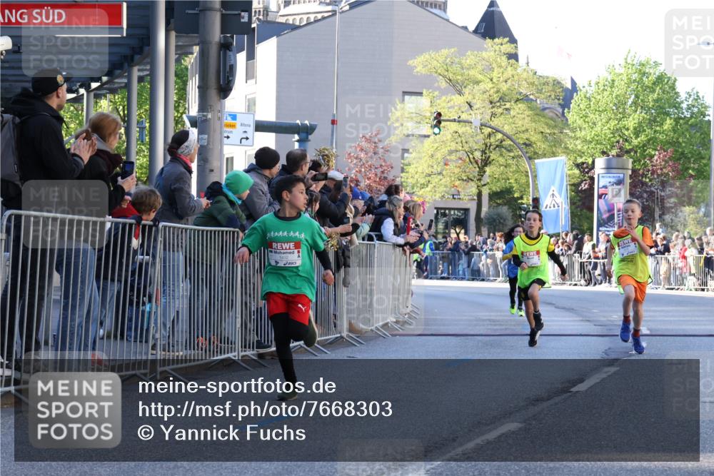 25.04.2025 - Das Zehntel Yannick Fuchs http://msf.ph/oto/7668303 26.04.2025 08:49:02 Ziel 1452, 2018, 2513, 3488, 3606, 3613, 3785 meine-sportfotos.de
