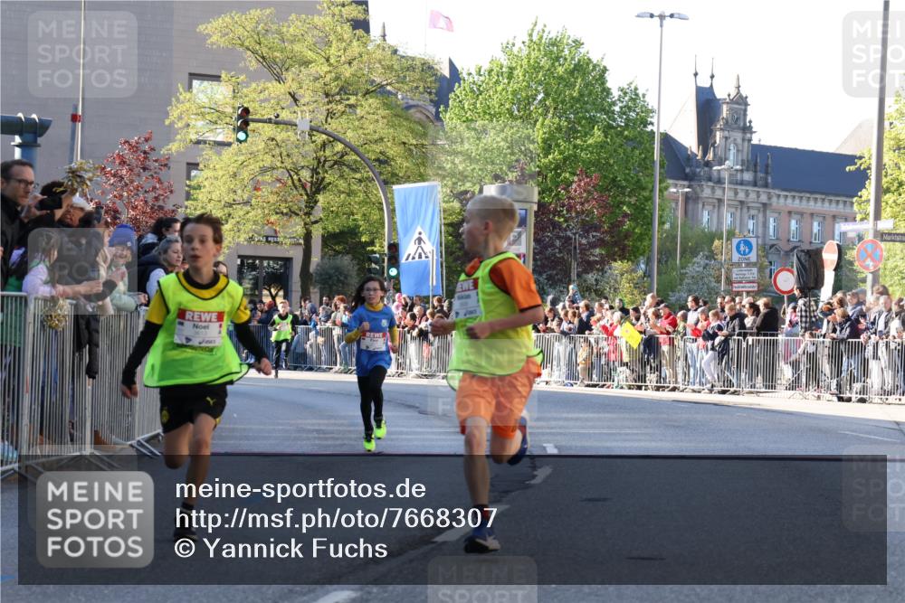 25.04.2025 - Das Zehntel Yannick Fuchs http://msf.ph/oto/7668307 26.04.2025 08:49:04 Ziel 1452, 2018, 2021, 2377, 2513, 2696, 3488, 3606, 3613, 3785 meine-sportfotos.de