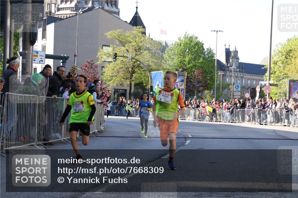 25.04.2025 - Das Zehntel Yannick Fuchs http://msf.ph/oto/7668309 26.04.2025 08:49:04 Ziel 1452, 2018, 2021, 2377, 2513, 2696, 3488, 3606, 3613, 3785 meine-sportfotos.de
