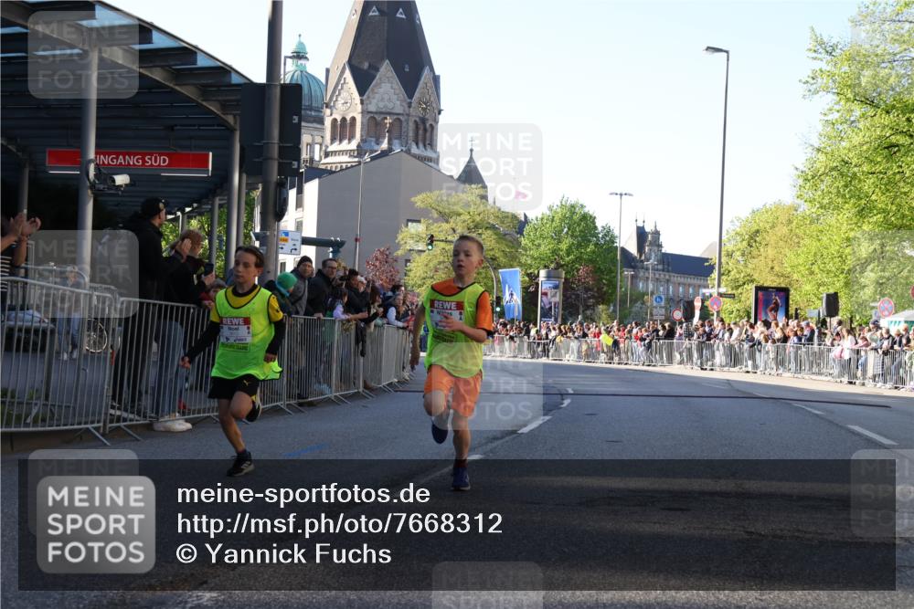 25.04.2025 - Das Zehntel Yannick Fuchs http://msf.ph/oto/7668312 26.04.2025 08:49:05 Ziel 1452, 2018, 2021, 2377, 2513, 2696, 3488, 3606, 3613 meine-sportfotos.de