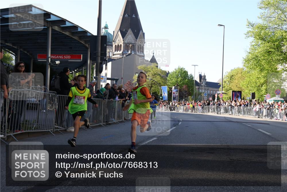 25.04.2025 - Das Zehntel Yannick Fuchs http://msf.ph/oto/7668313 26.04.2025 08:49:05 Ziel 1452, 2018, 2021, 2377, 2513, 2696, 3488, 3606, 3613 meine-sportfotos.de
