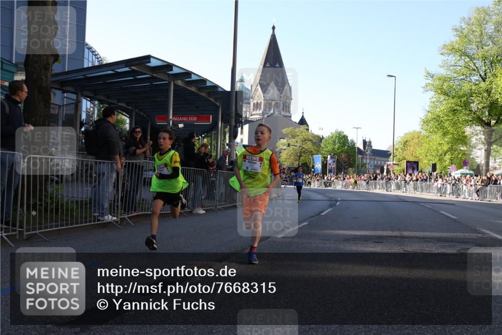 25.04.2025 - Das Zehntel Yannick Fuchs http://msf.ph/oto/7668315 26.04.2025 08:49:05 Ziel 1452, 2018, 2021, 2377, 2513, 2696, 3488, 3606, 3613 meine-sportfotos.de
