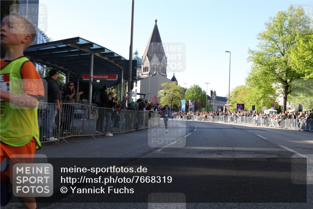 25.04.2025 - Das Zehntel Yannick Fuchs http://msf.ph/oto/7668319 26.04.2025 08:49:06 Ziel 1116, 1452, 1945, 2018, 2021, 2377, 2513, 2696, 3488, 3606, 3613 meine-sportfotos.de