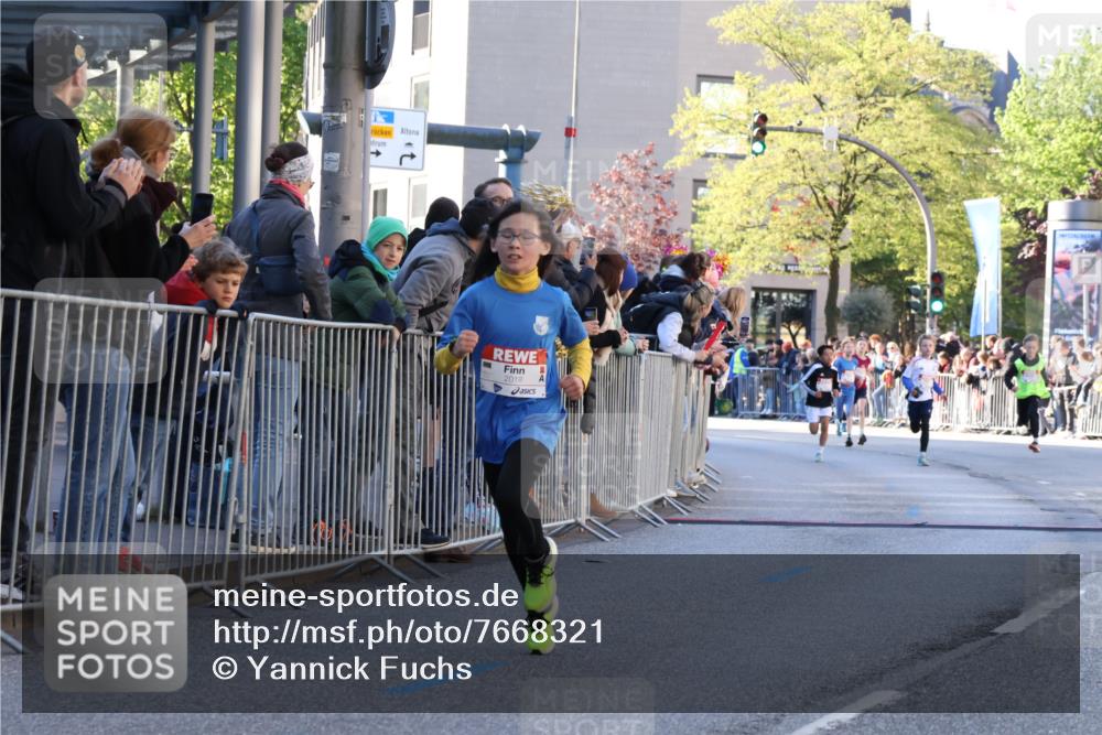 25.04.2025 - Das Zehntel Yannick Fuchs http://msf.ph/oto/7668321 26.04.2025 08:49:07 Ziel 1116, 1452, 1945, 2018, 2021, 2377, 2513, 2696, 3488, 3606, 3613 meine-sportfotos.de