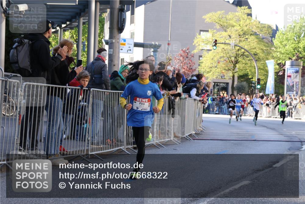 25.04.2025 - Das Zehntel Yannick Fuchs http://msf.ph/oto/7668322 26.04.2025 08:49:07 Ziel 1116, 1452, 1945, 2018, 2021, 2377, 2513, 2696, 3488, 3606, 3613 meine-sportfotos.de