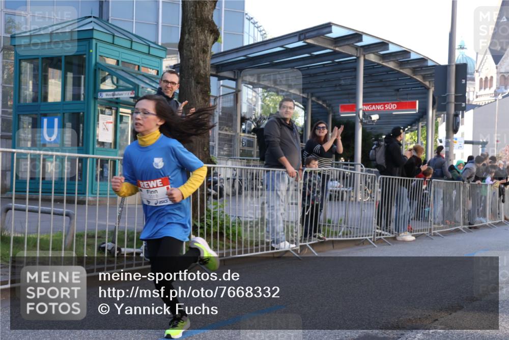 25.04.2025 - Das Zehntel Yannick Fuchs http://msf.ph/oto/7668332 26.04.2025 08:49:09 Ziel 1116, 1537, 1945, 2018, 2021, 2377, 2513, 2696, 3488, 3606, 3613 meine-sportfotos.de