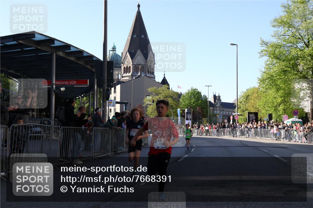 25.04.2025 - Das Zehntel Yannick Fuchs http://msf.ph/oto/7668391 26.04.2025 08:49:18 Ziel 1116, 1537, 1945, 2021, 2377, 2383, 2513, 2696, 2995, 3488 meine-sportfotos.de
