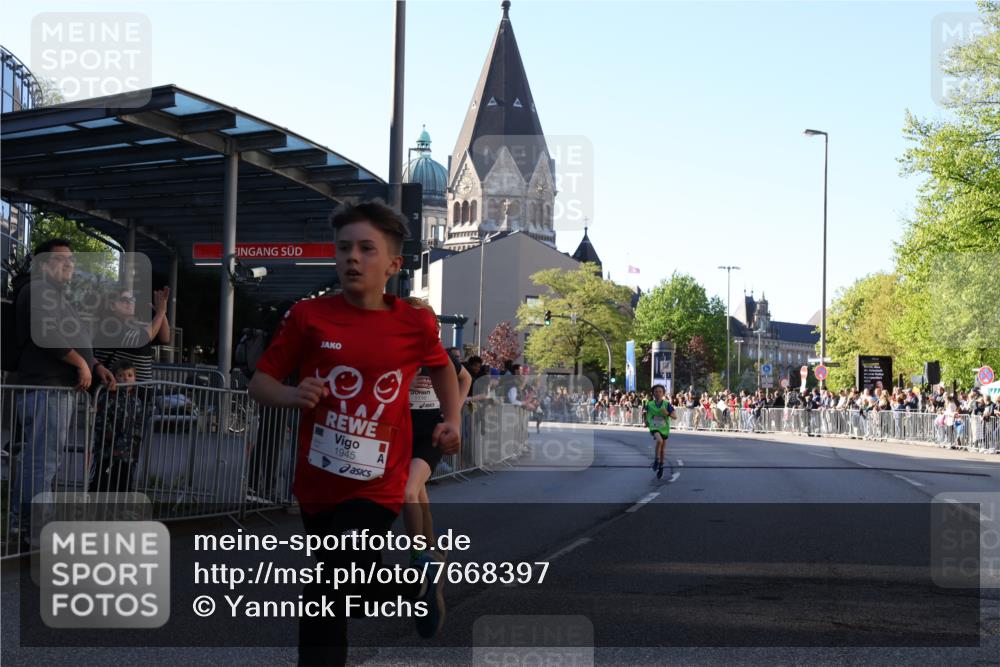 25.04.2025 - Das Zehntel Yannick Fuchs http://msf.ph/oto/7668397 26.04.2025 08:49:18 Ziel 1116, 1537, 1945, 2021, 2377, 2383, 2513, 2696, 2995, 3488 meine-sportfotos.de