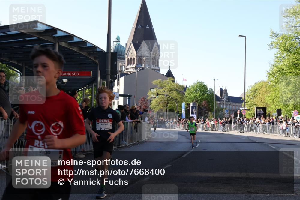25.04.2025 - Das Zehntel Yannick Fuchs http://msf.ph/oto/7668400 26.04.2025 08:49:18 Ziel 1116, 1537, 1945, 2021, 2377, 2383, 2513, 2696, 2995, 3488 meine-sportfotos.de