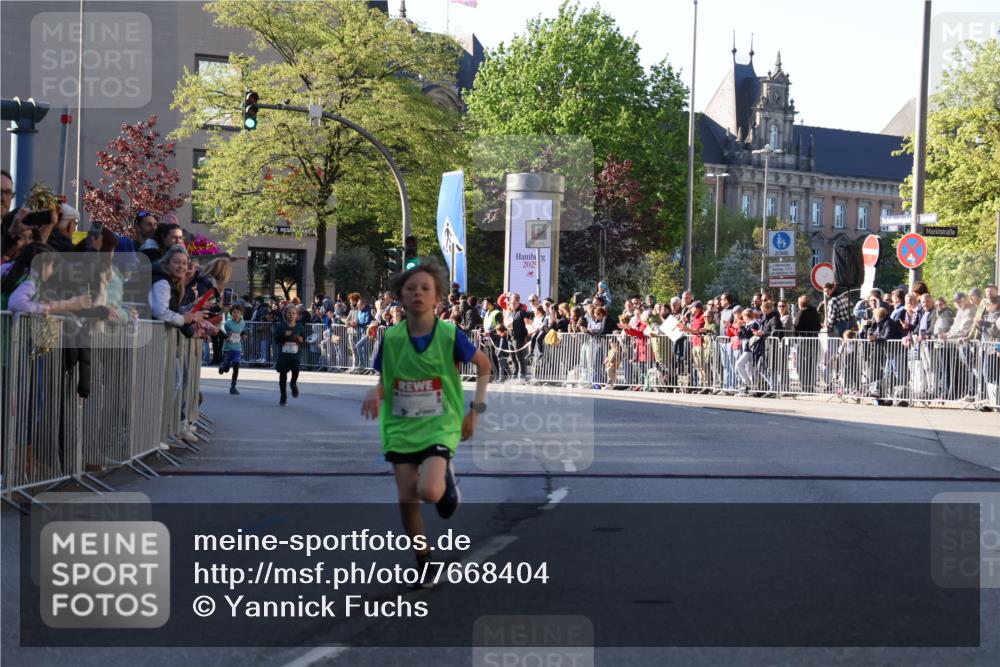25.04.2025 - Das Zehntel Yannick Fuchs http://msf.ph/oto/7668404 26.04.2025 08:49:20 Ziel 1116, 1537, 1945, 2021, 2377, 2383, 2696, 2995 meine-sportfotos.de