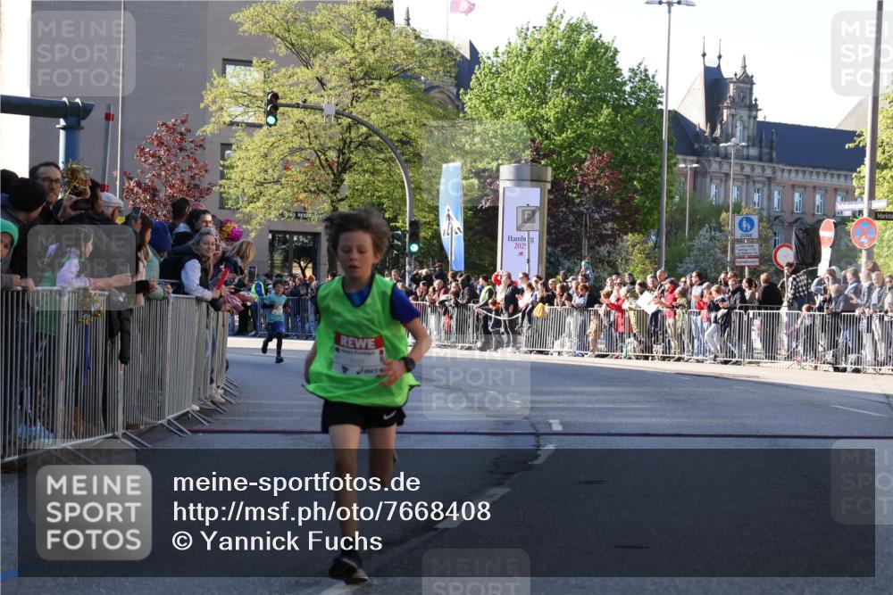 25.04.2025 - Das Zehntel Yannick Fuchs http://msf.ph/oto/7668408 26.04.2025 08:49:20 Ziel 1116, 1537, 1945, 2021, 2377, 2383, 2696, 2995 meine-sportfotos.de