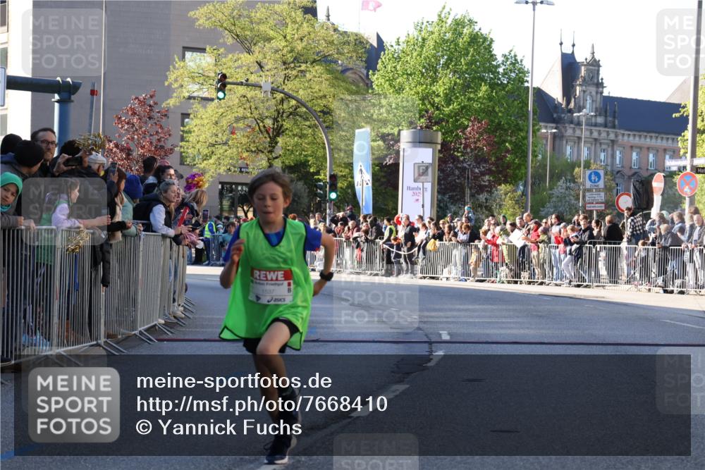 25.04.2025 - Das Zehntel Yannick Fuchs http://msf.ph/oto/7668410 26.04.2025 08:49:20 Ziel 1116, 1537, 1945, 2021, 2377, 2383, 2696, 2995 meine-sportfotos.de