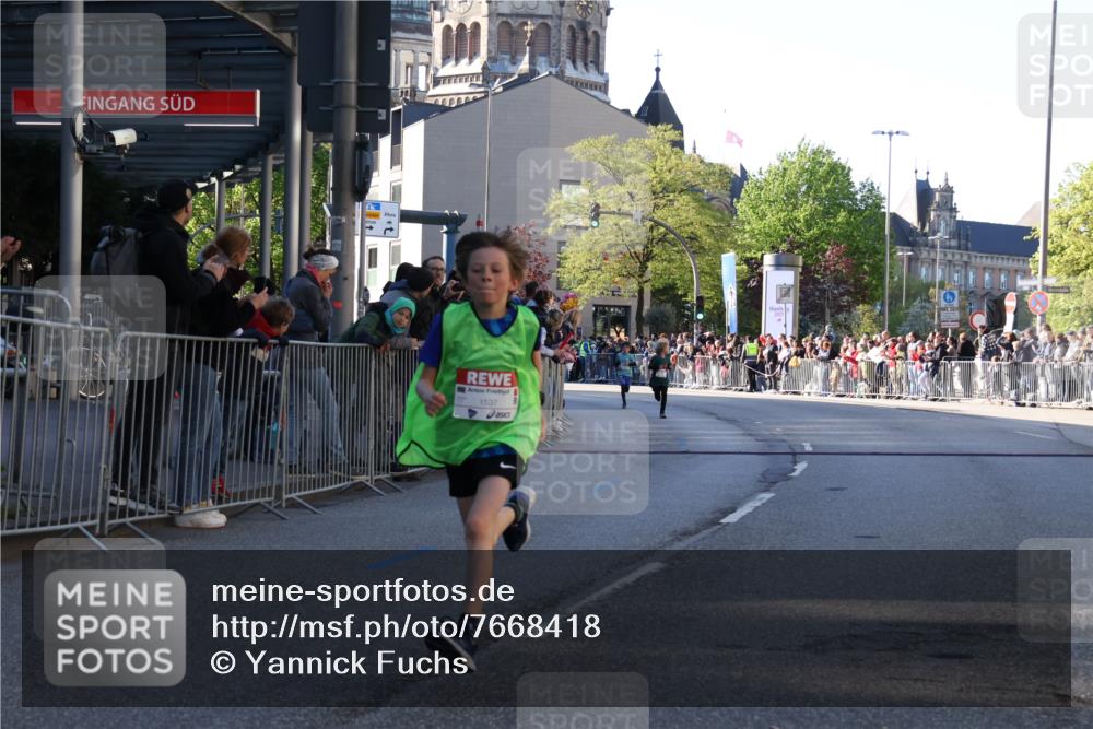 25.04.2025 - Das Zehntel Yannick Fuchs http://msf.ph/oto/7668418 26.04.2025 08:49:21 Ziel 1116, 1537, 1945, 2021, 2377, 2383, 2995 meine-sportfotos.de