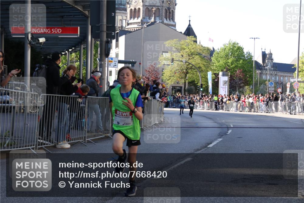 25.04.2025 - Das Zehntel Yannick Fuchs http://msf.ph/oto/7668420 26.04.2025 08:49:21 Ziel 1116, 1537, 1945, 2021, 2377, 2383, 2995 meine-sportfotos.de