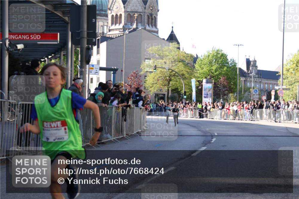 25.04.2025 - Das Zehntel Yannick Fuchs http://msf.ph/oto/7668424 26.04.2025 08:49:22 Ziel 1116, 1537, 1945, 2383, 2995, 3539, 3540 meine-sportfotos.de