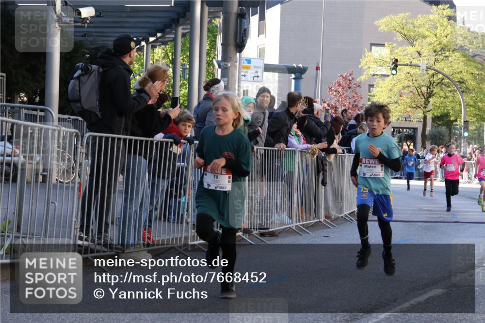 25.04.2025 - Das Zehntel Yannick Fuchs http://msf.ph/oto/7668452 26.04.2025 08:49:29 Ziel 1107, 1131, 2014, 2383, 2995, 3539, 3540 meine-sportfotos.de