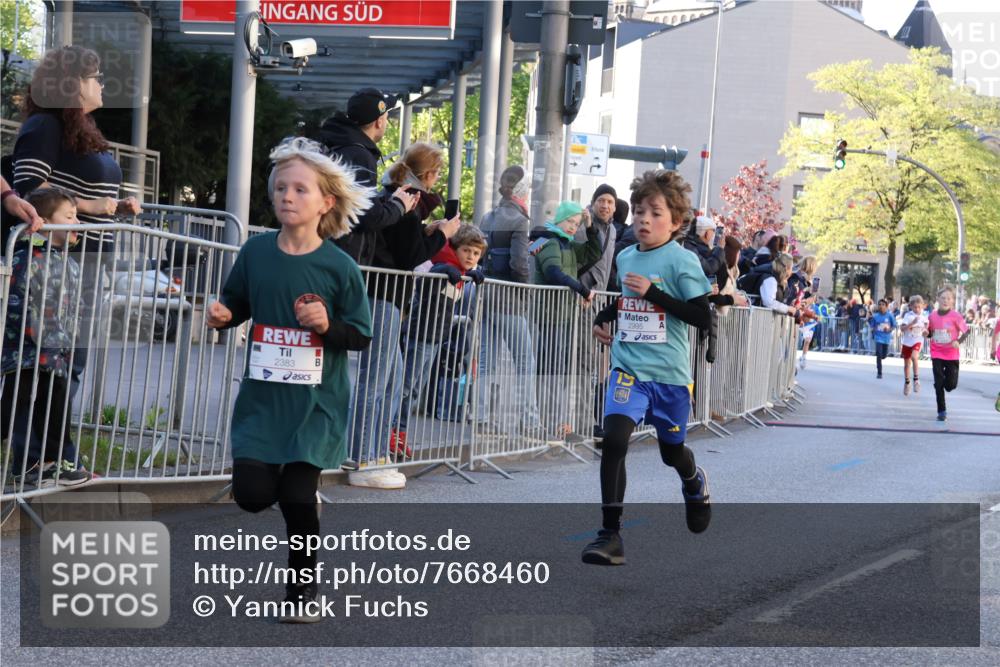 25.04.2025 - Das Zehntel Yannick Fuchs http://msf.ph/oto/7668460 26.04.2025 08:49:30 Ziel 1107, 1131, 2014, 2383, 2995, 3539, 3540 meine-sportfotos.de