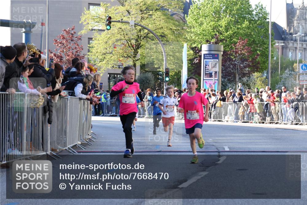 25.04.2025 - Das Zehntel Yannick Fuchs http://msf.ph/oto/7668470 26.04.2025 08:49:32 Ziel 1107, 1131, 2014, 2383, 2995, 3539, 3540 meine-sportfotos.de