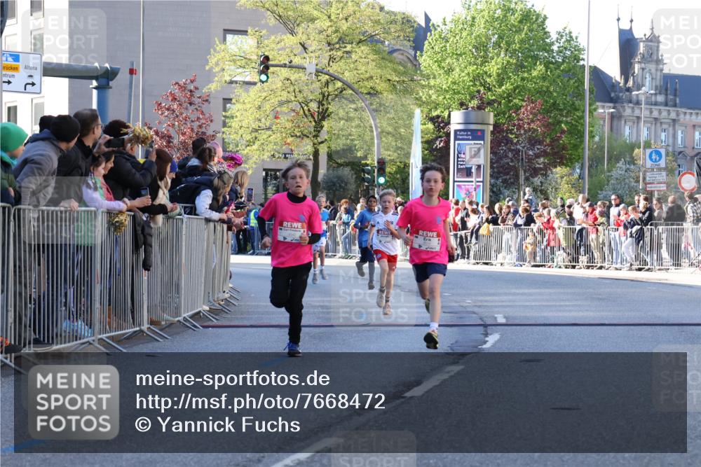 25.04.2025 - Das Zehntel Yannick Fuchs http://msf.ph/oto/7668472 26.04.2025 08:49:32 Ziel 1107, 1131, 2014, 2383, 2995, 3539, 3540 meine-sportfotos.de