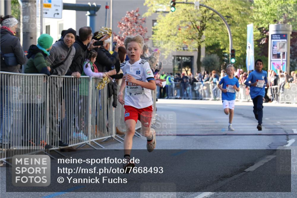 25.04.2025 - Das Zehntel Yannick Fuchs http://msf.ph/oto/7668493 26.04.2025 08:49:35 Ziel 1107, 1131, 2014, 2995, 3539, 3540 meine-sportfotos.de