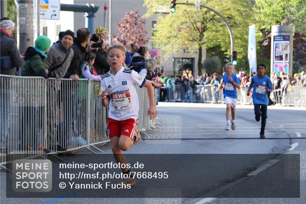 25.04.2025 - Das Zehntel Yannick Fuchs http://msf.ph/oto/7668495 26.04.2025 08:49:36 Ziel 1107, 1131, 2014, 3539, 3540 meine-sportfotos.de