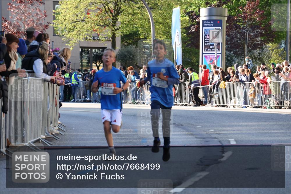 25.04.2025 - Das Zehntel Yannick Fuchs http://msf.ph/oto/7668499 26.04.2025 08:49:37 Ziel 1107, 1131, 2014, 3539, 3540 meine-sportfotos.de