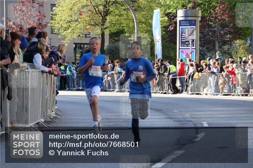 25.04.2025 - Das Zehntel Yannick Fuchs http://msf.ph/oto/7668501 26.04.2025 08:49:37 Ziel 1107, 1131, 2014, 3539, 3540 meine-sportfotos.de