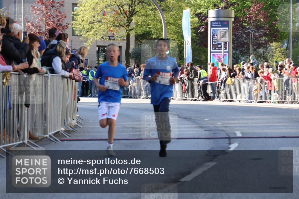 25.04.2025 - Das Zehntel Yannick Fuchs http://msf.ph/oto/7668503 26.04.2025 08:49:37 Ziel 1107, 1131, 2014, 3539, 3540 meine-sportfotos.de