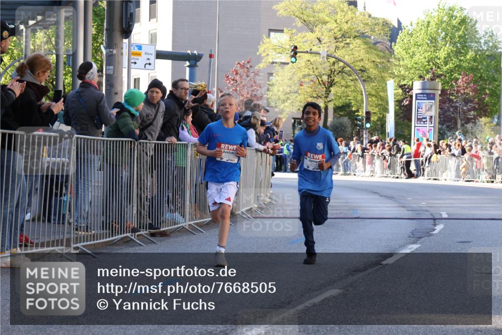 25.04.2025 - Das Zehntel Yannick Fuchs http://msf.ph/oto/7668505 26.04.2025 08:49:39 Ziel 1107, 1131, 2014, 3539, 3540 meine-sportfotos.de