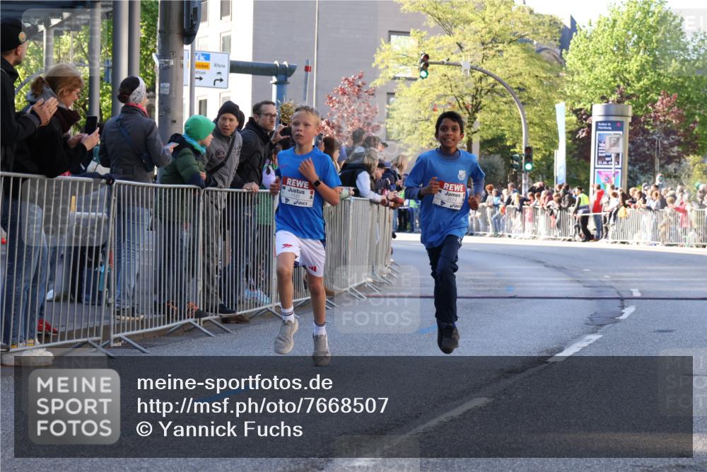 25.04.2025 - Das Zehntel Yannick Fuchs http://msf.ph/oto/7668507 26.04.2025 08:49:39 Ziel 1107, 1131, 2014, 3539, 3540 meine-sportfotos.de