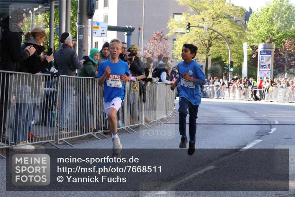 25.04.2025 - Das Zehntel Yannick Fuchs http://msf.ph/oto/7668511 26.04.2025 08:49:39 Ziel 1107, 1131, 2014, 3539, 3540 meine-sportfotos.de