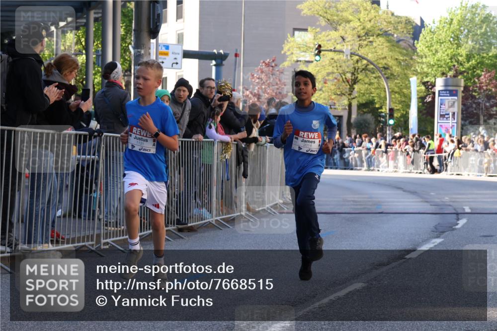 25.04.2025 - Das Zehntel Yannick Fuchs http://msf.ph/oto/7668515 26.04.2025 08:49:39 Ziel 1107, 1131, 2014, 3539, 3540 meine-sportfotos.de