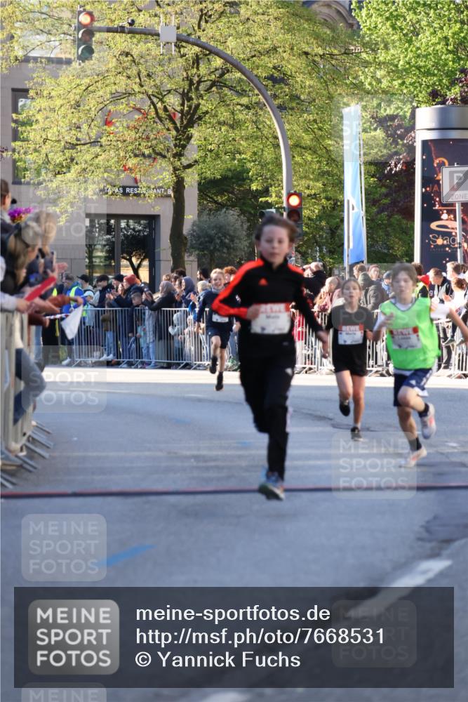 25.04.2025 - Das Zehntel Yannick Fuchs http://msf.ph/oto/7668531 26.04.2025 08:49:55 Ziel 1549, 1750, 2363, 2637, 2739, 3455 meine-sportfotos.de
