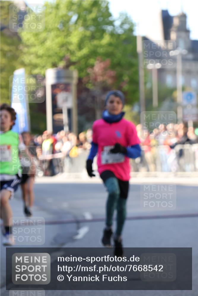 25.04.2025 - Das Zehntel Yannick Fuchs http://msf.ph/oto/7668542 26.04.2025 08:49:57 Ziel 1549, 1750, 2363, 2637, 2655, 2739, 3455 meine-sportfotos.de
