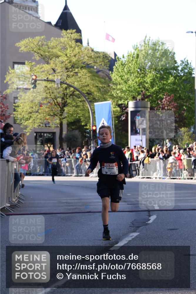 25.04.2025 - Das Zehntel Yannick Fuchs http://msf.ph/oto/7668568 26.04.2025 08:50:02 Ziel 1549, 2363, 2637, 2655, 2728, 2739, 2874, 3233, 3455, 3485, 3527 meine-sportfotos.de