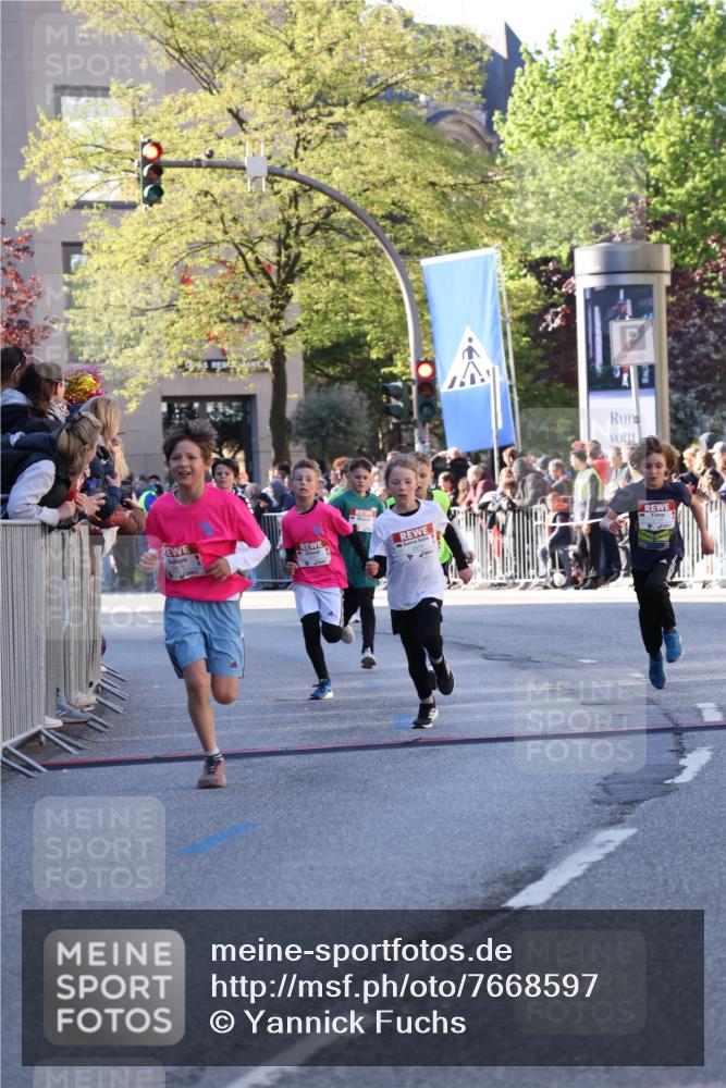 25.04.2025 - Das Zehntel Yannick Fuchs http://msf.ph/oto/7668597 26.04.2025 08:50:08 Ziel 1283, 2208, 2349, 2637, 2655, 2728, 2874, 3233, 3485, 3527, 3528 meine-sportfotos.de